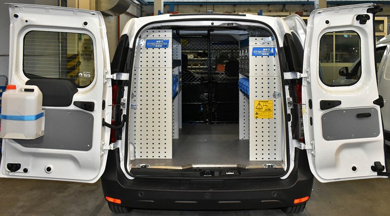 Dokker with shelves and plastic containers Syncro Canada