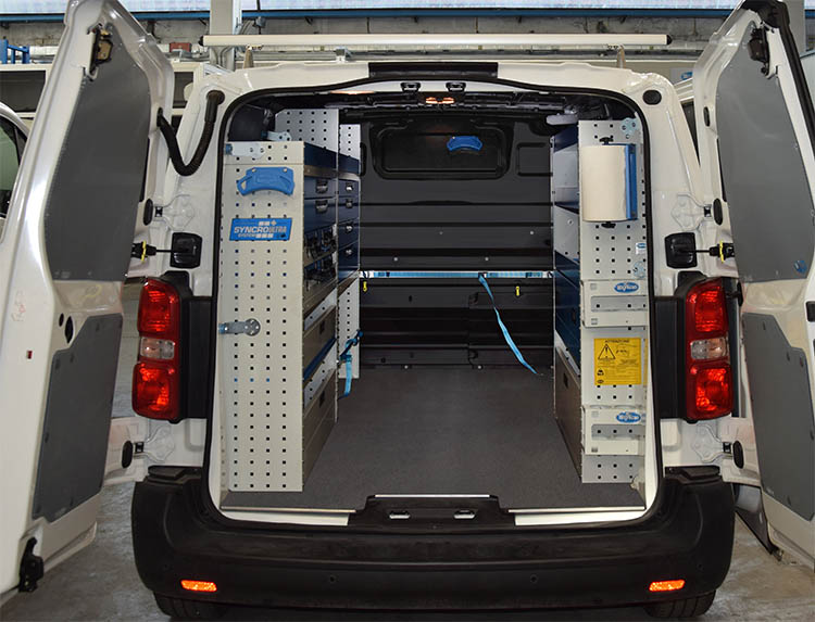 Expert equipped with Ultra Syncro Canada system