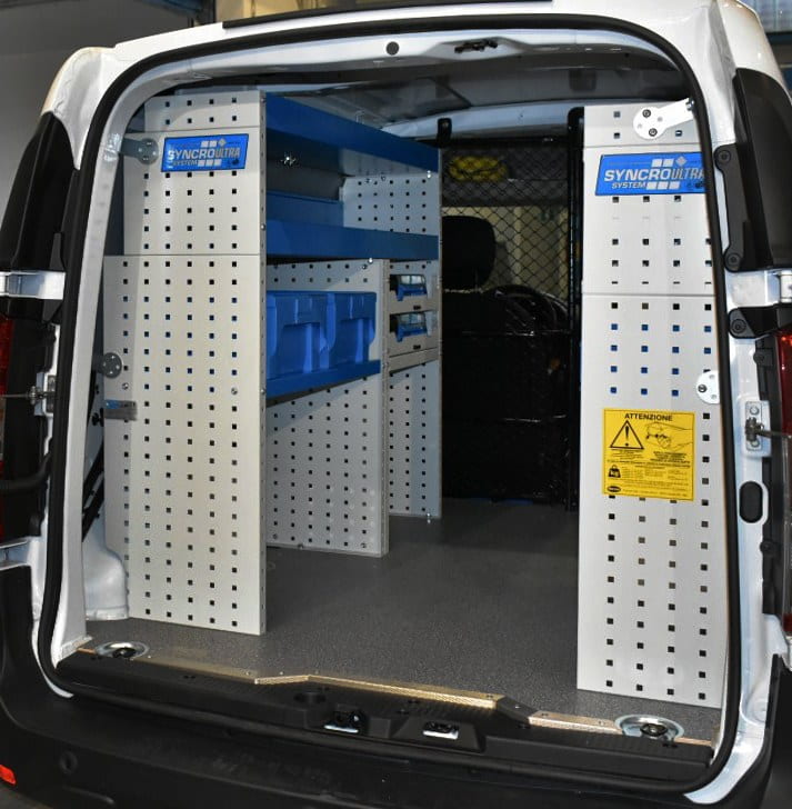 Dokker fitted out with Syncro Canada components