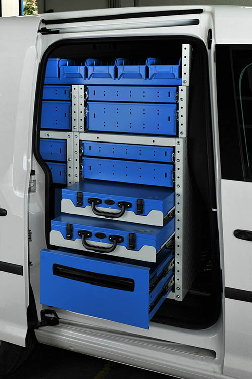 Apertura girata di 180 gradi per i cassetti Syncro Ferrara su Friuli