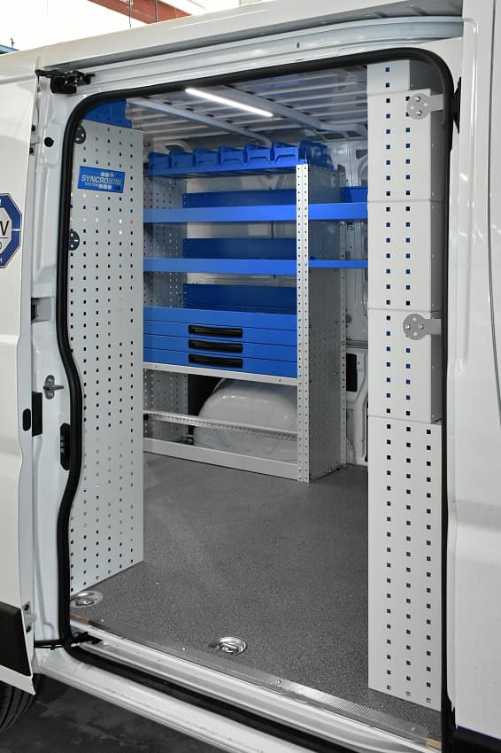 Side view of Jumper with drawers and shelves Syncro Canada