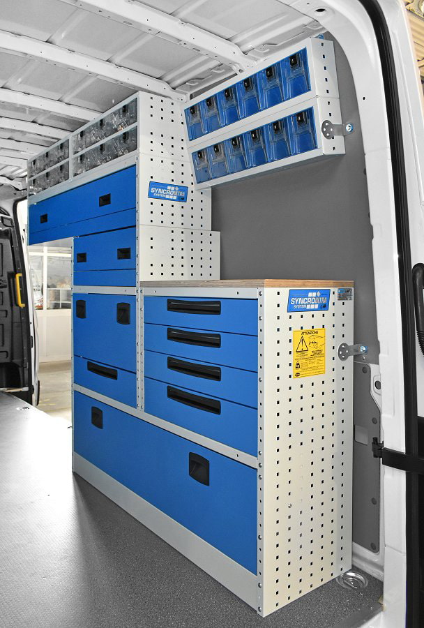 Left wall with workbench for MAN TGE L4H3 by Syncro System Canada