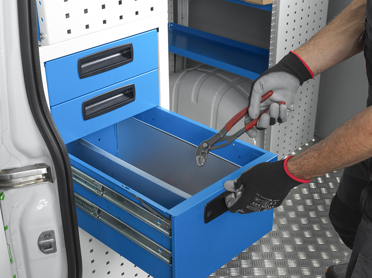 side-opening drawer unit with access from the Syncro Canada side door