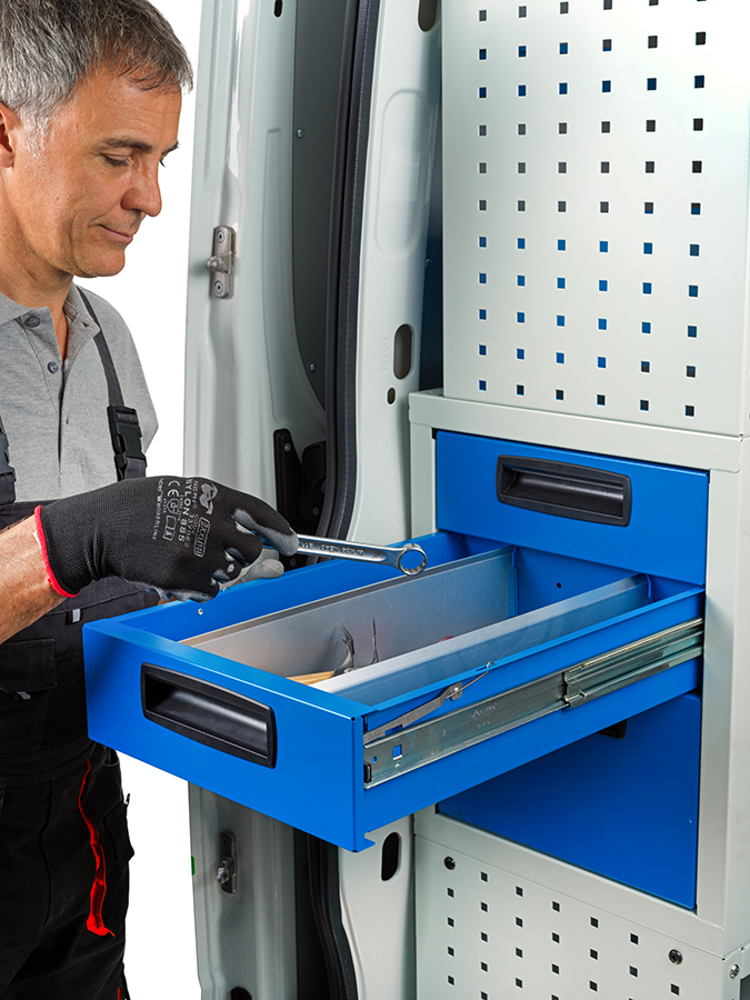 side-opening drawer unit with access from the Syncro Canada side door