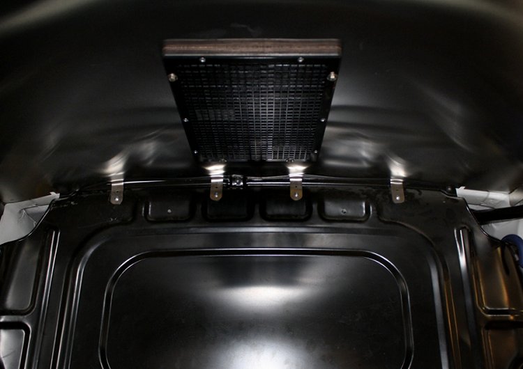 forced ventilation inside van with Syncro Canada fan