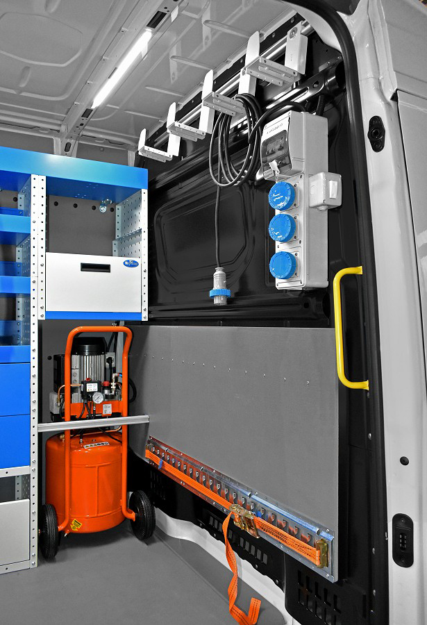 Transportable compressor for Syncro Canada vans