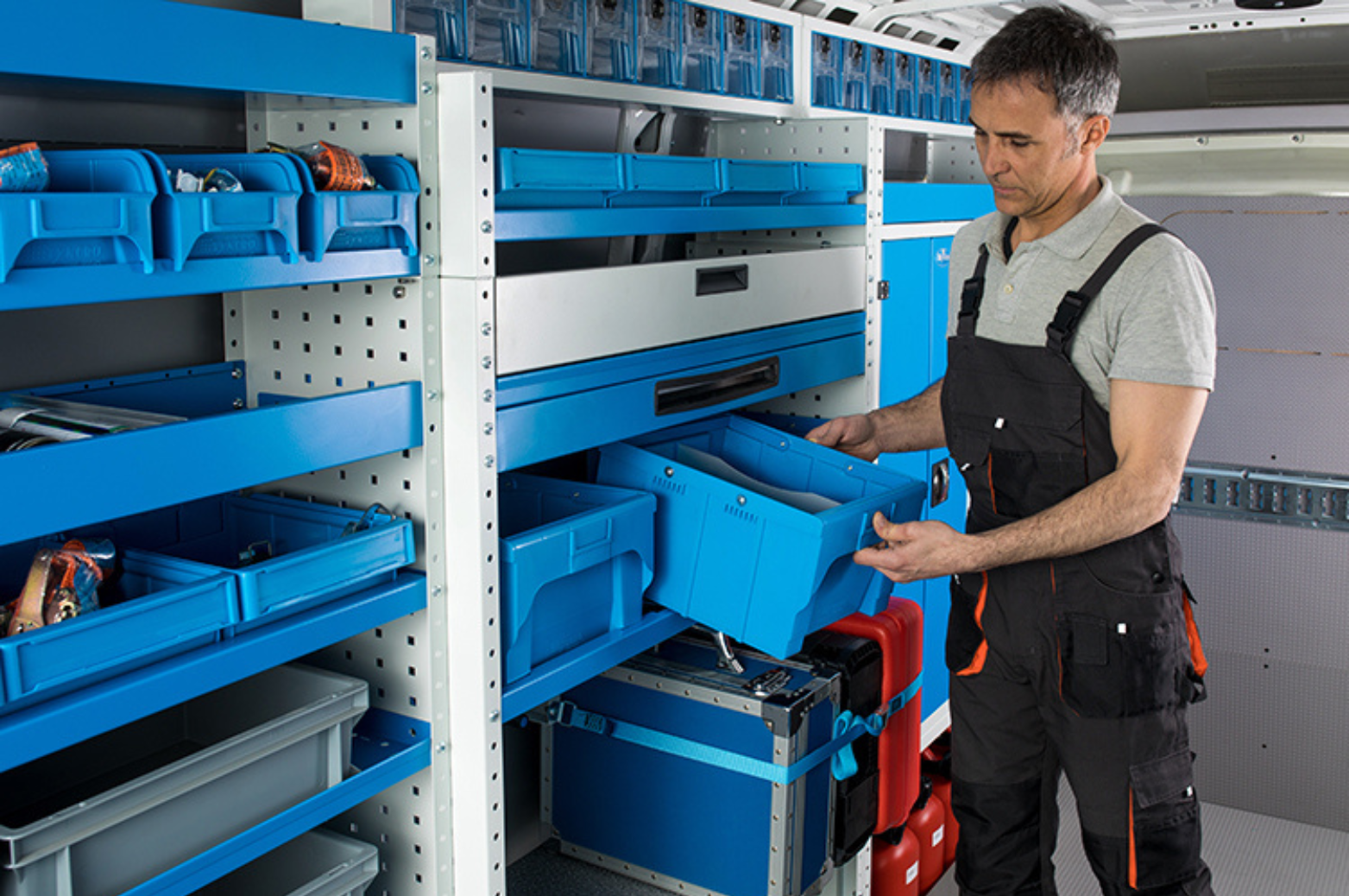 2_Syncro Canada containers