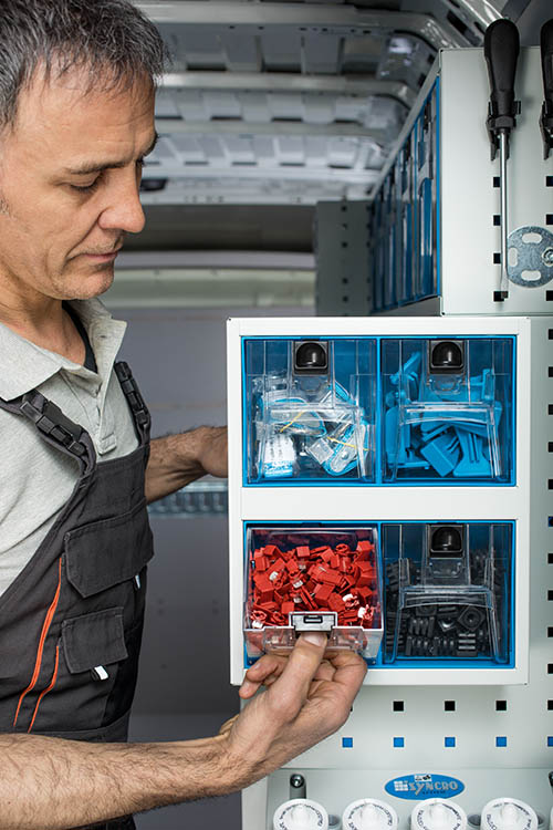 Syncro Canada transparent tilting drawers