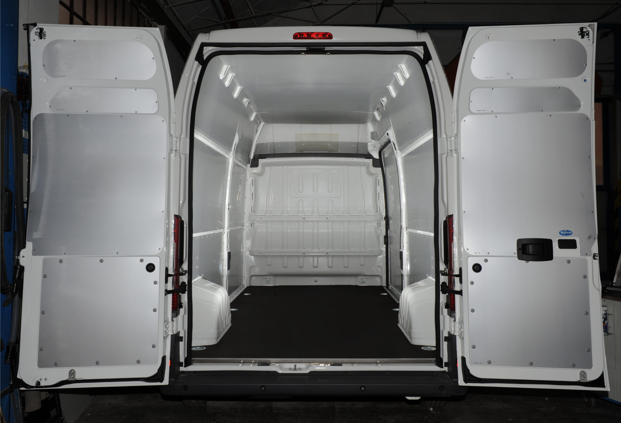 Van with full Syncro Canada body coverage